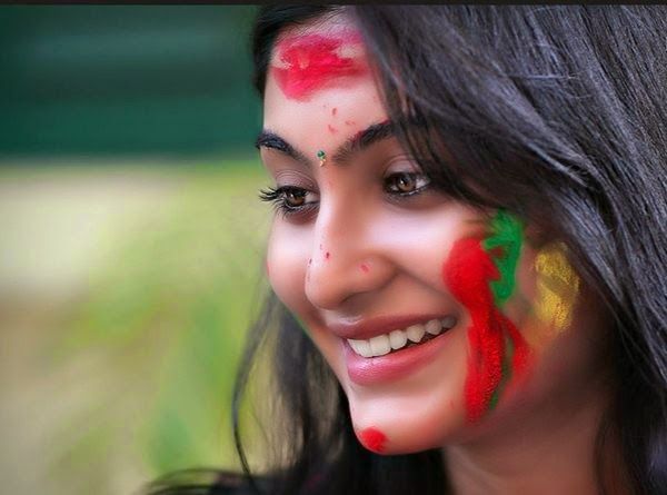 स्त्री समाधानी केव्हा असते ?