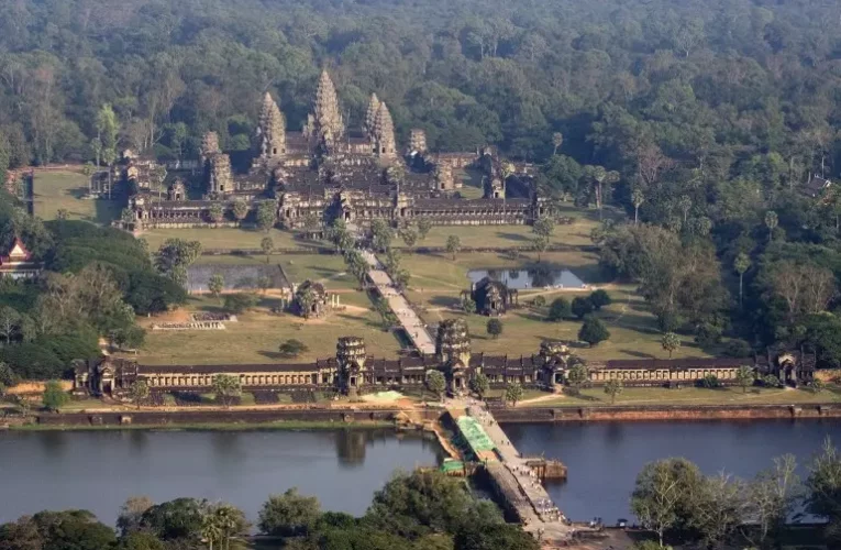 अंकोरवाट मंदिर